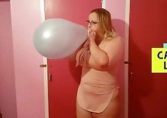 balloon popping sexy teen!