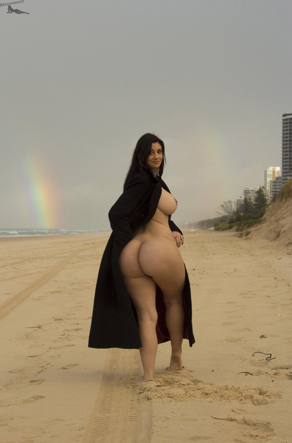 Rellie J. reccomend dubai beach erotic lady