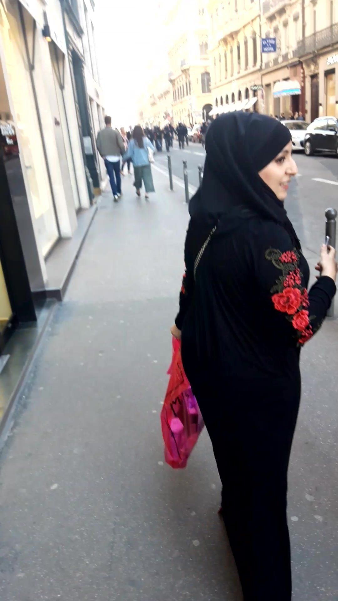 Professor reccomend hijab street