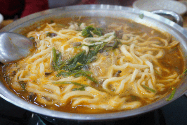 Asian noddle soup