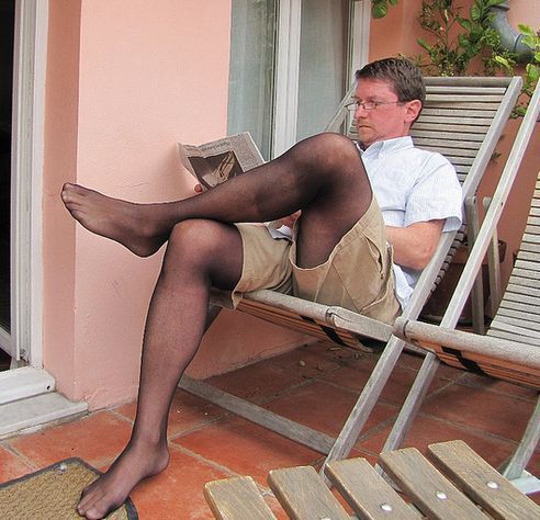 Free pictures of men in pantyhose