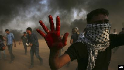 Gaza strip news hand holding