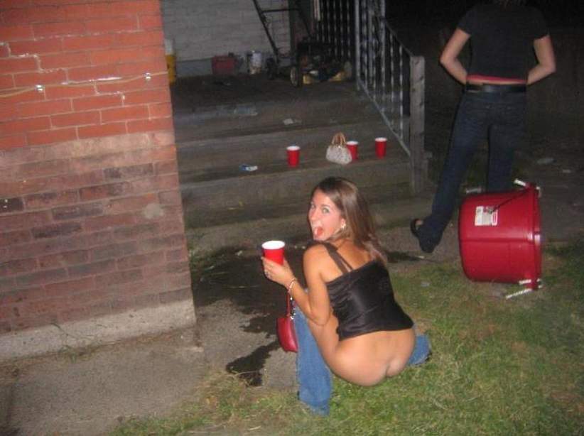 Butch reccomend Drunk college girls peeing pics