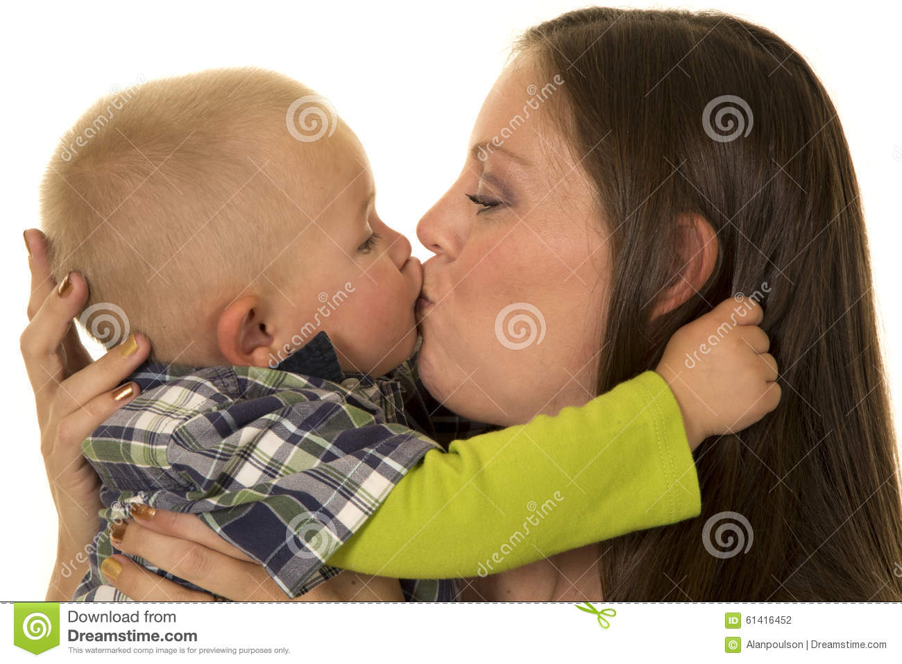 Mantis reccomend Women kiss little boy
