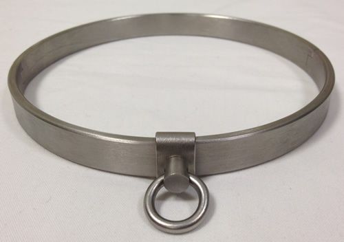 Detector reccomend Custom made steel bondage gear