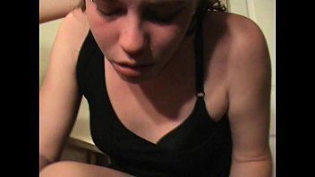 Girl makes deepthroat puke video