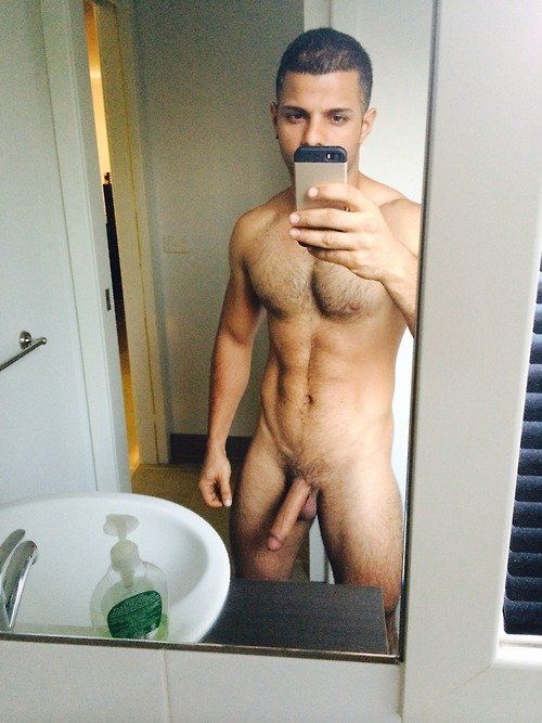 Male amatuer selfie nude