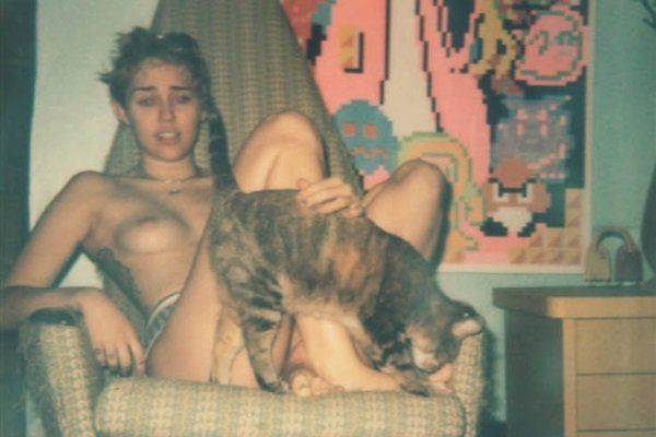 Miley cirus naked shower