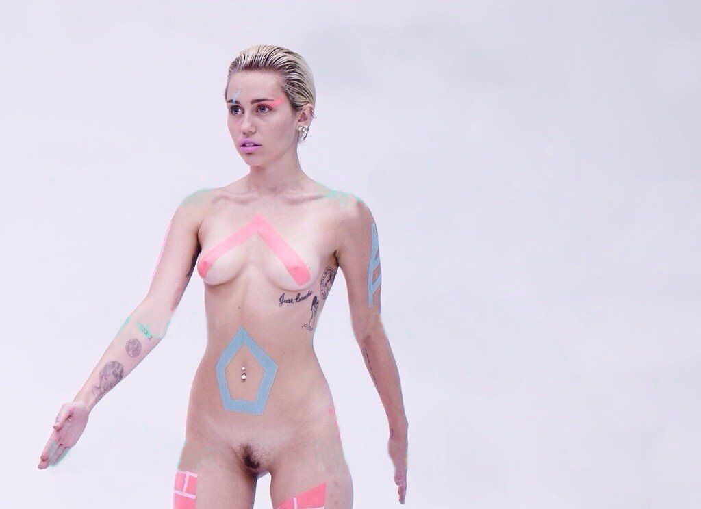 Miley cyrus absolutely naked