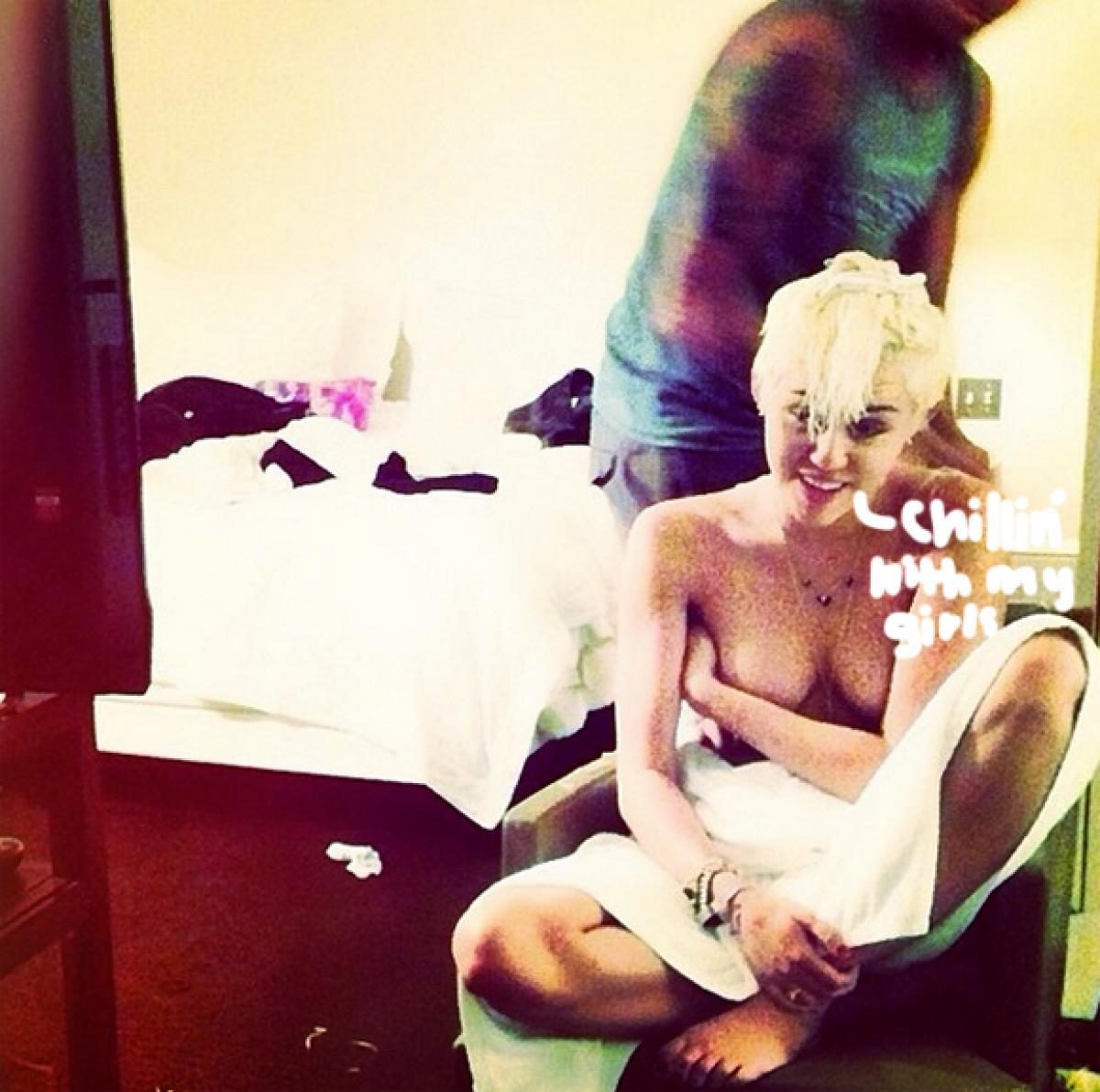 Miley cyrus sister topless