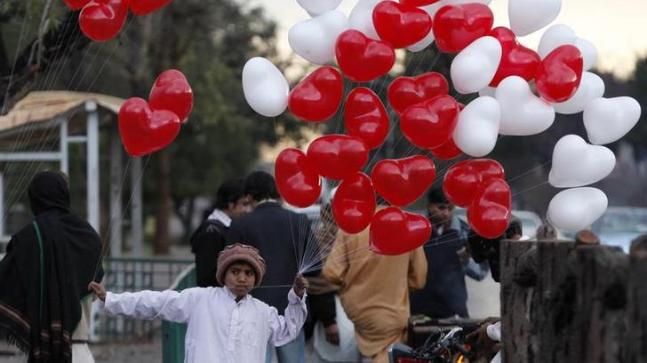 Collision reccomend Pakistan valentine day
