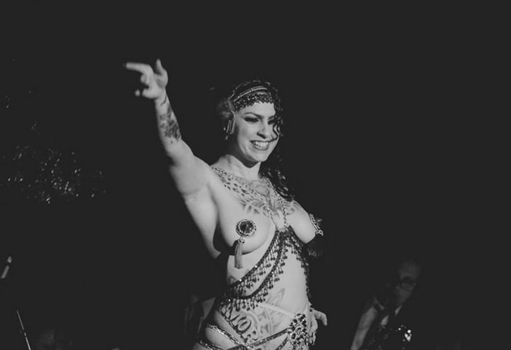 Danielle from american pickers burlesque dancer nude