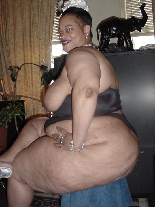 Big ass black mama nude