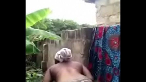 Dracula reccomend pussy of nigerian women bathing